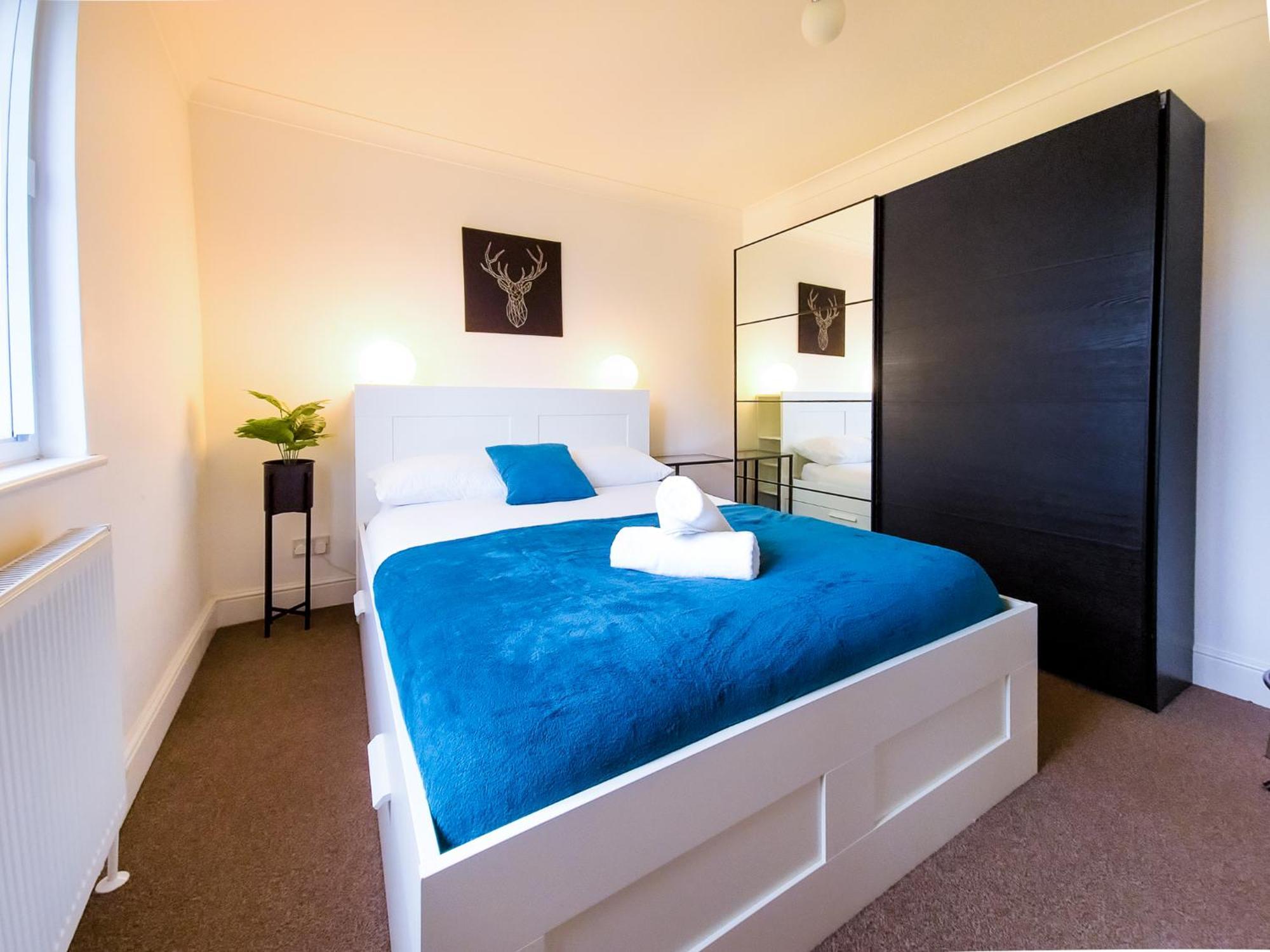 Charming London Home, Opp Arnos Grove Underground Station, Parking New Southgate Dış mekan fotoğraf