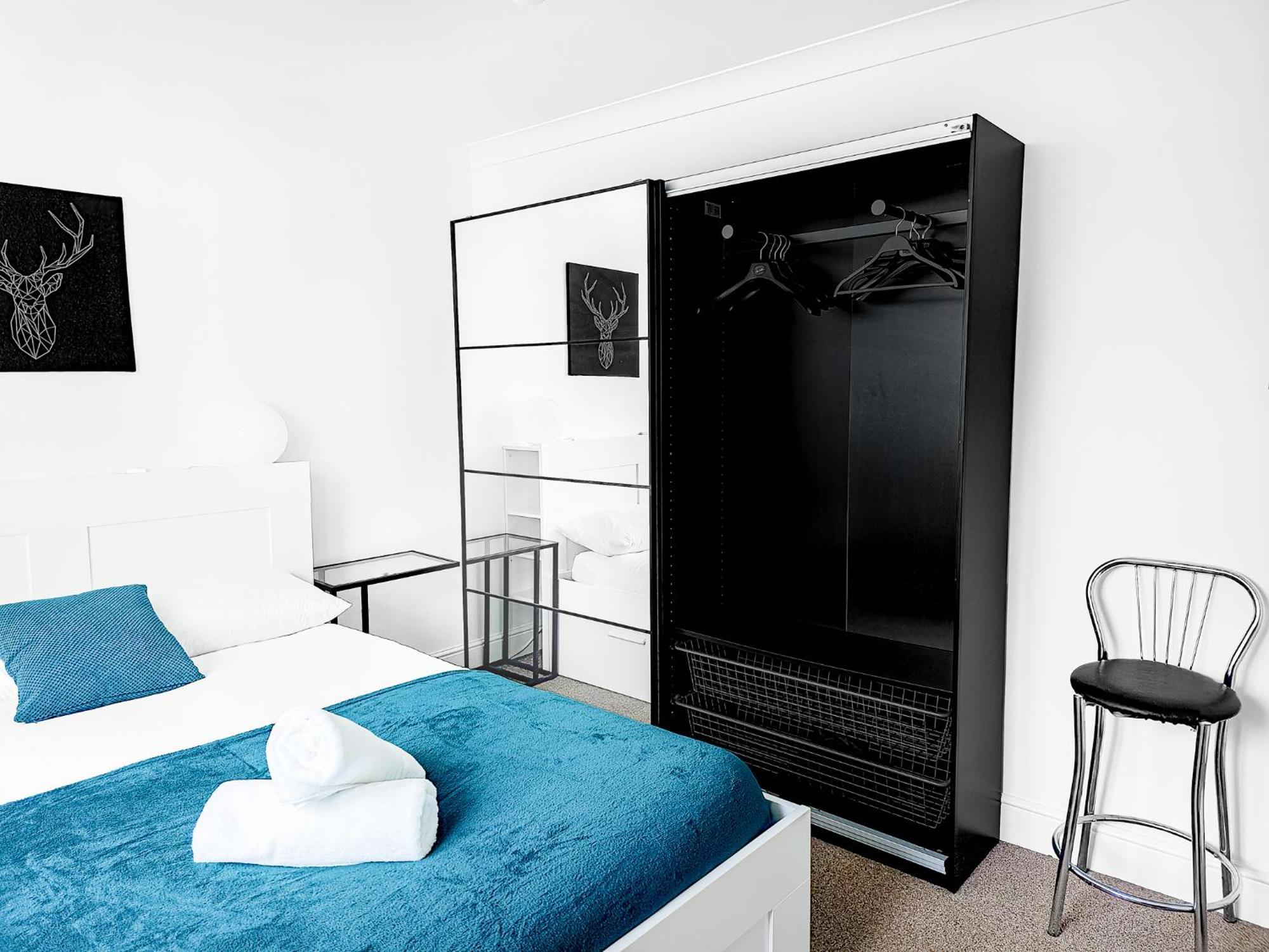 Charming London Home, Opp Arnos Grove Underground Station, Parking New Southgate Dış mekan fotoğraf