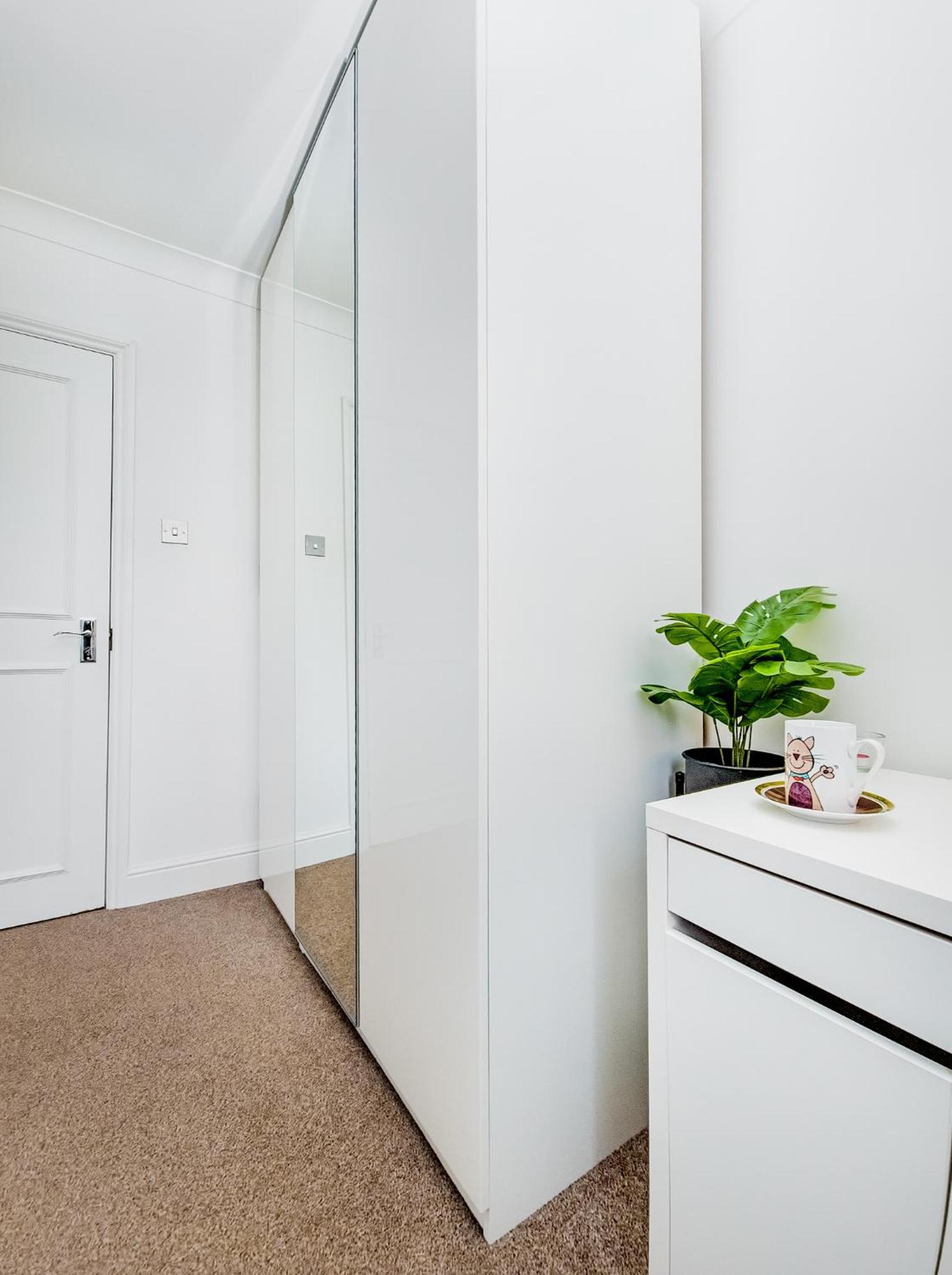 Charming London Home, Opp Arnos Grove Underground Station, Parking New Southgate Dış mekan fotoğraf