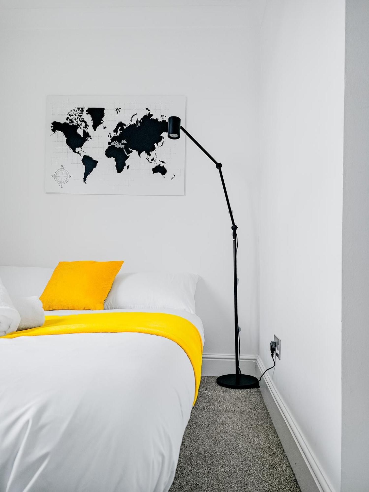 Charming London Home, Opp Arnos Grove Underground Station, Parking New Southgate Dış mekan fotoğraf